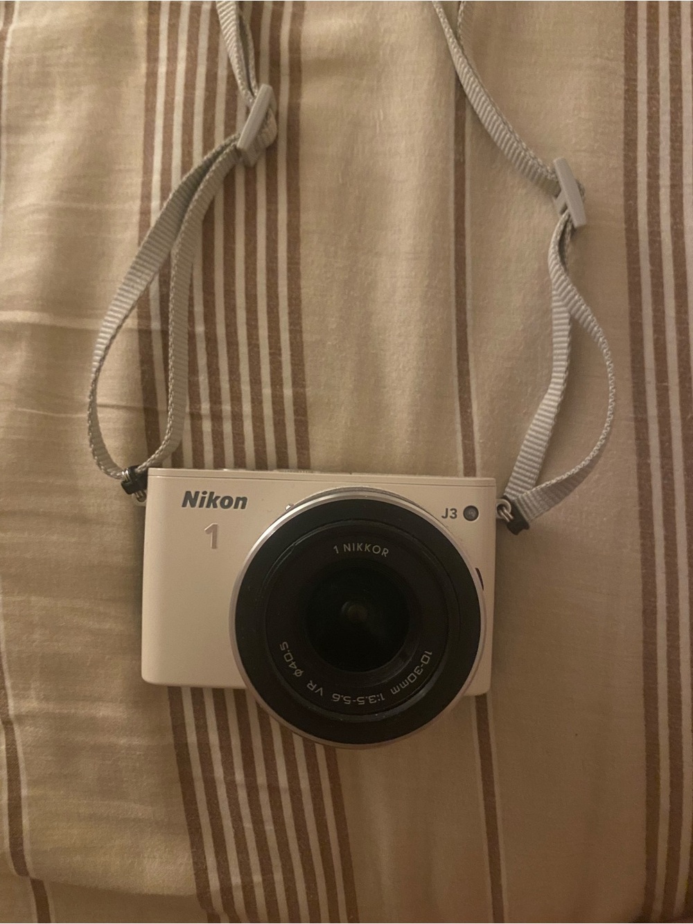 Nikon J3 Compact Mirrorless Camera in White with 10-30mm Lens